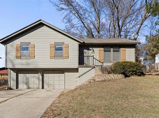 928 NE Mulberry St, Lees Summit, MO 64086