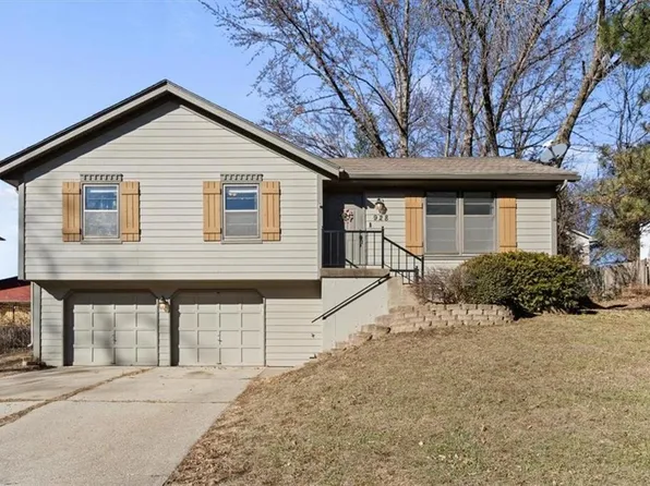 928 NE Mulberry St, Lees Summit, MO 64086