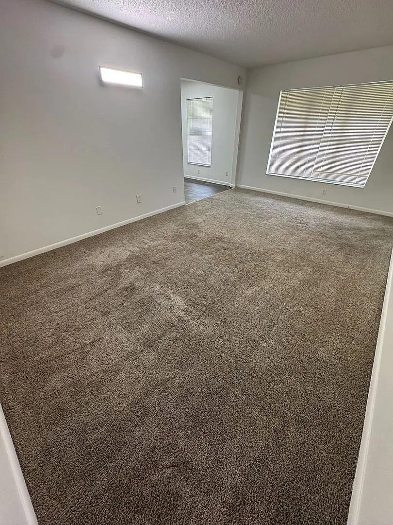 1 bed, 1.0 bath, 775 sqft, $999 — Photo 1