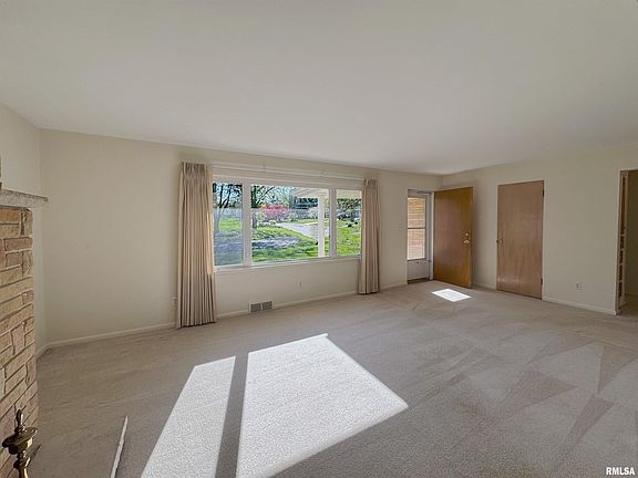 4th image of 4609 N Clarewood Ave