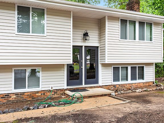 3rd image of 10700 Milbrook Ct