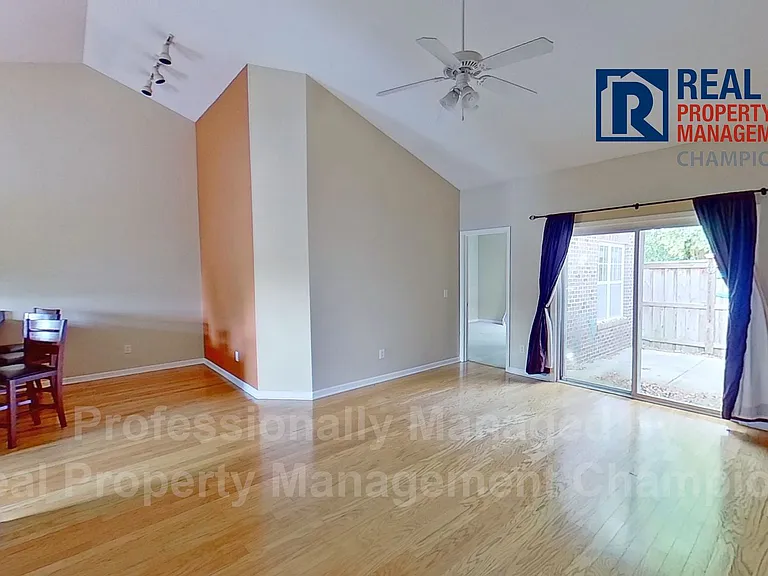 3923 Spicetree Dr — Photo 4
