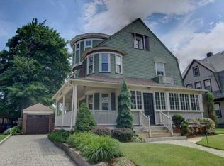 72 Massasoit Ave, Cranston, RI 02905