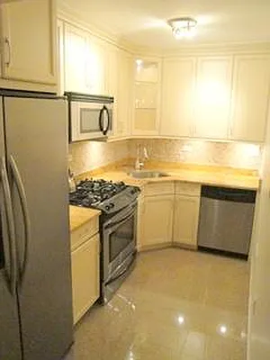 Rented by R New York | media 6