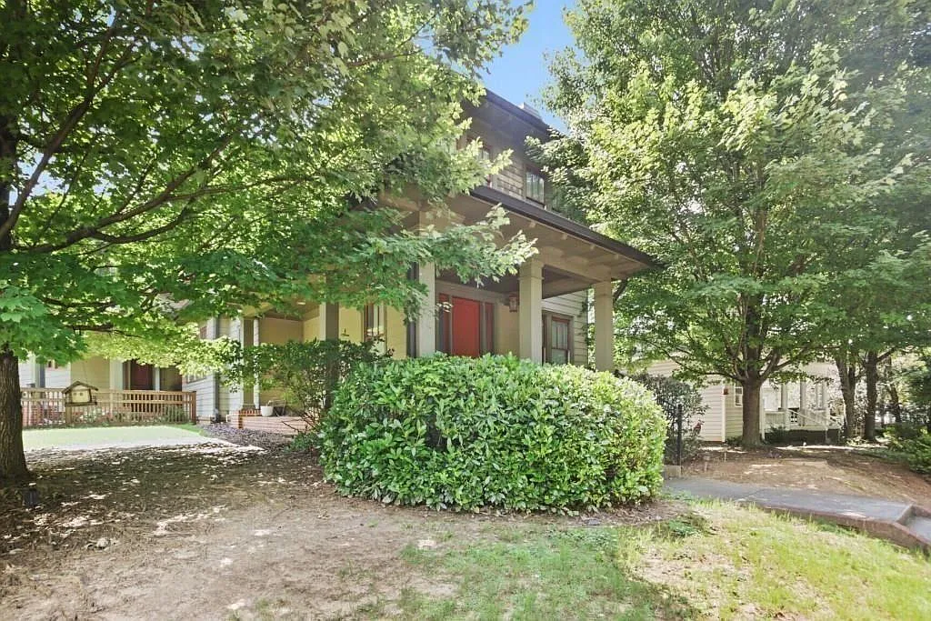 3 bed, 3.5 bath, 1910 sqft, $6,500 — Photo 2