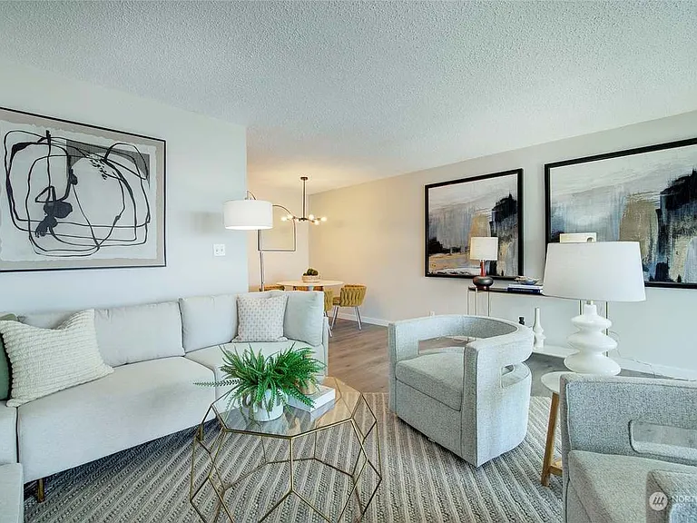 400 Melrose Ave E #302 — Photo 3