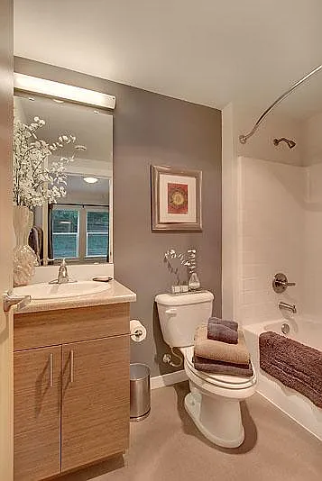 Compass Apartments — Photo 15