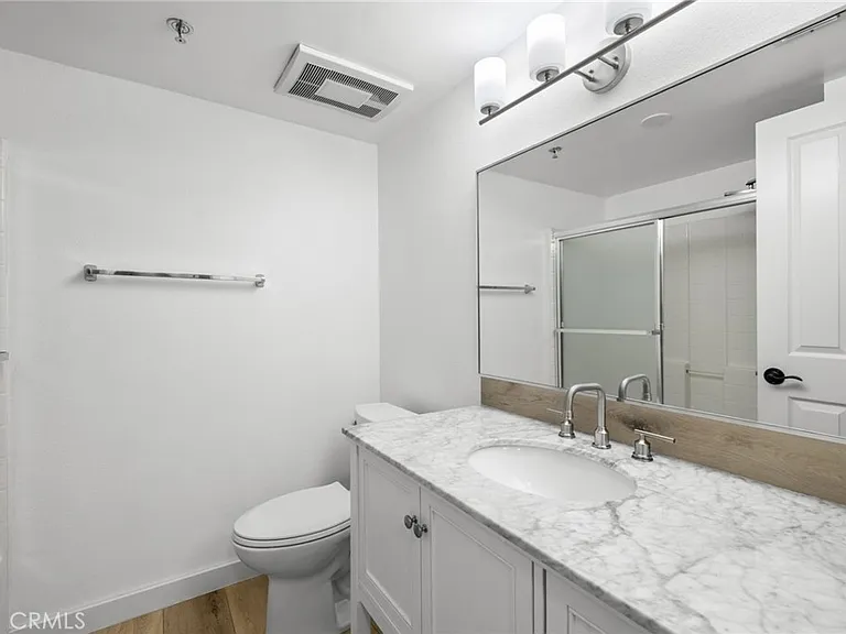 4501 Cedros Ave — Photo 34