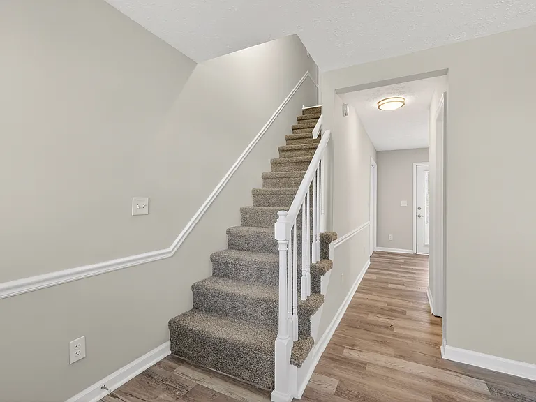 601 E Grundy St #B — Photo 19
