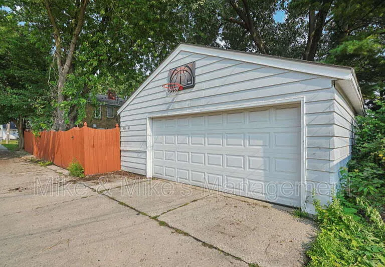 3860 S Brust Ave — Photo 35