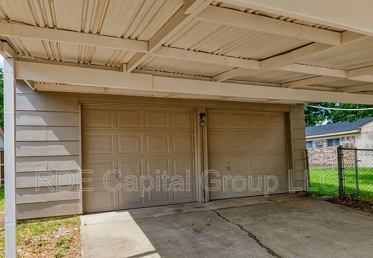 2726 Starcrest Ln — Photo 23