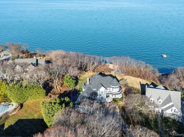 150 Landing Lane, Baiting Hollow, NY 11933