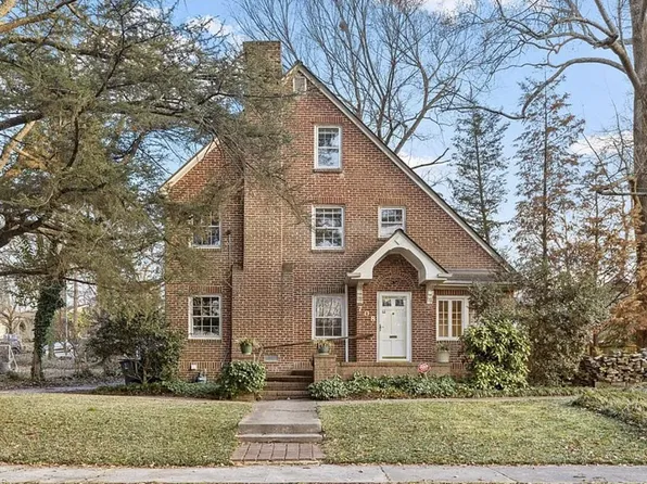 708 E Lake Dr, Greensboro, NC 27401