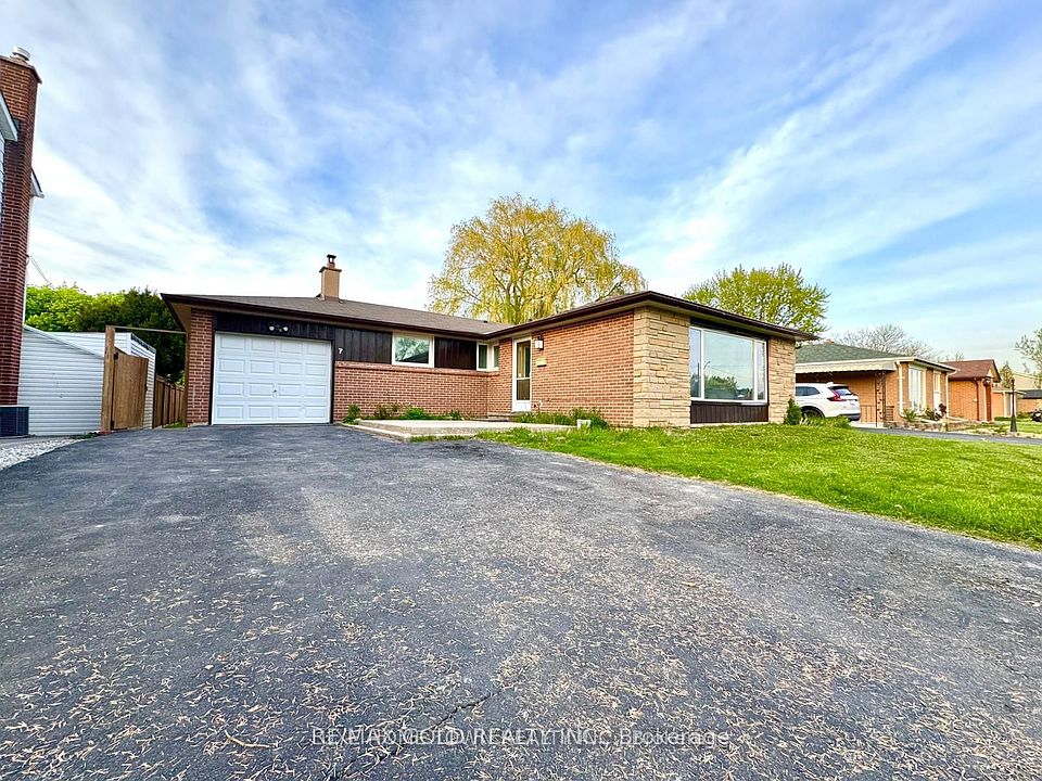 1st image of 7 Addington Cres