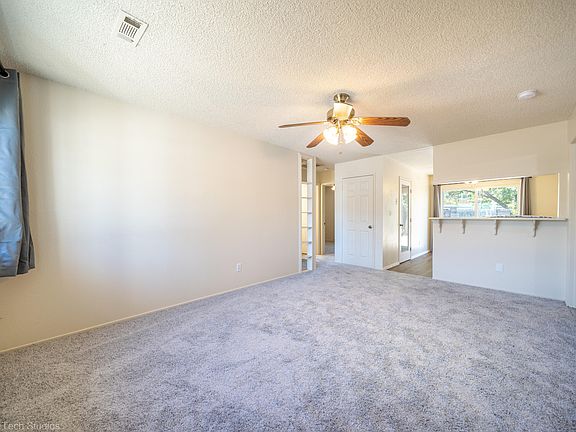 5th image of 3516 Gardenia St