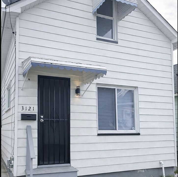 1st image of 3121 Trowbridge Ave