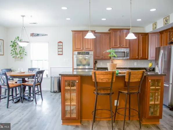 2631 Eastbourne Dr, Woodbridge, VA 22191