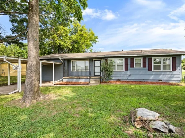 800 NW 2nd St, Wagoner, OK 74467