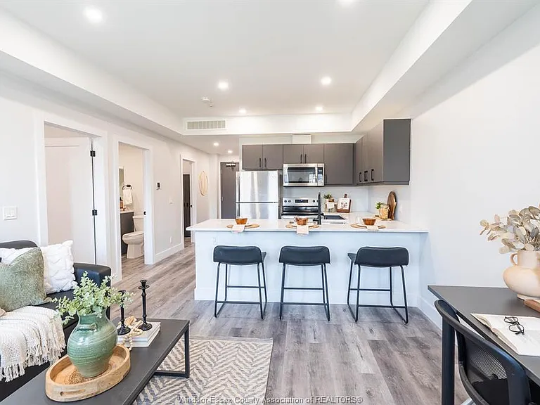 930 Marion Ave #101 — Photo 3