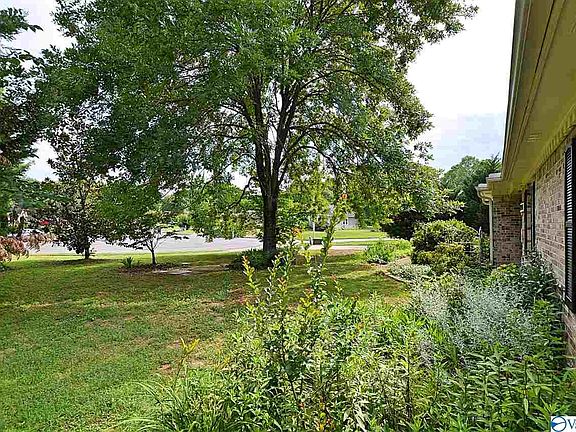 3rd image of 14901 Clovercrest Dr SE