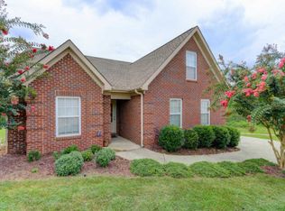 1755 Apple Grove Ln, Knoxville, TN 37922