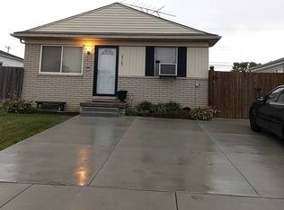 20135 Macel St, Roseville, MI 48066