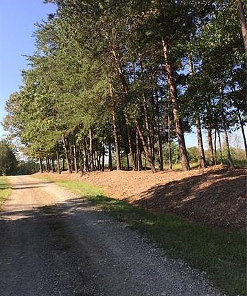 3rd image of 672 Firefly Ln