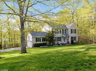 6 Catbird Ln, East Lyme, CT 06333