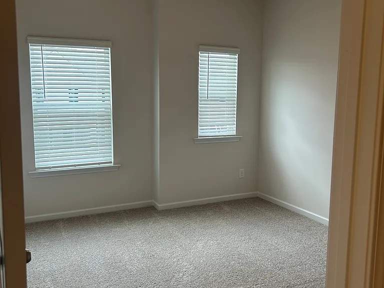 1016 Stiles Cir — Photo 16