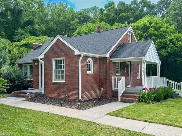 5451 Robinhood Rd, Winston Salem, NC 27106