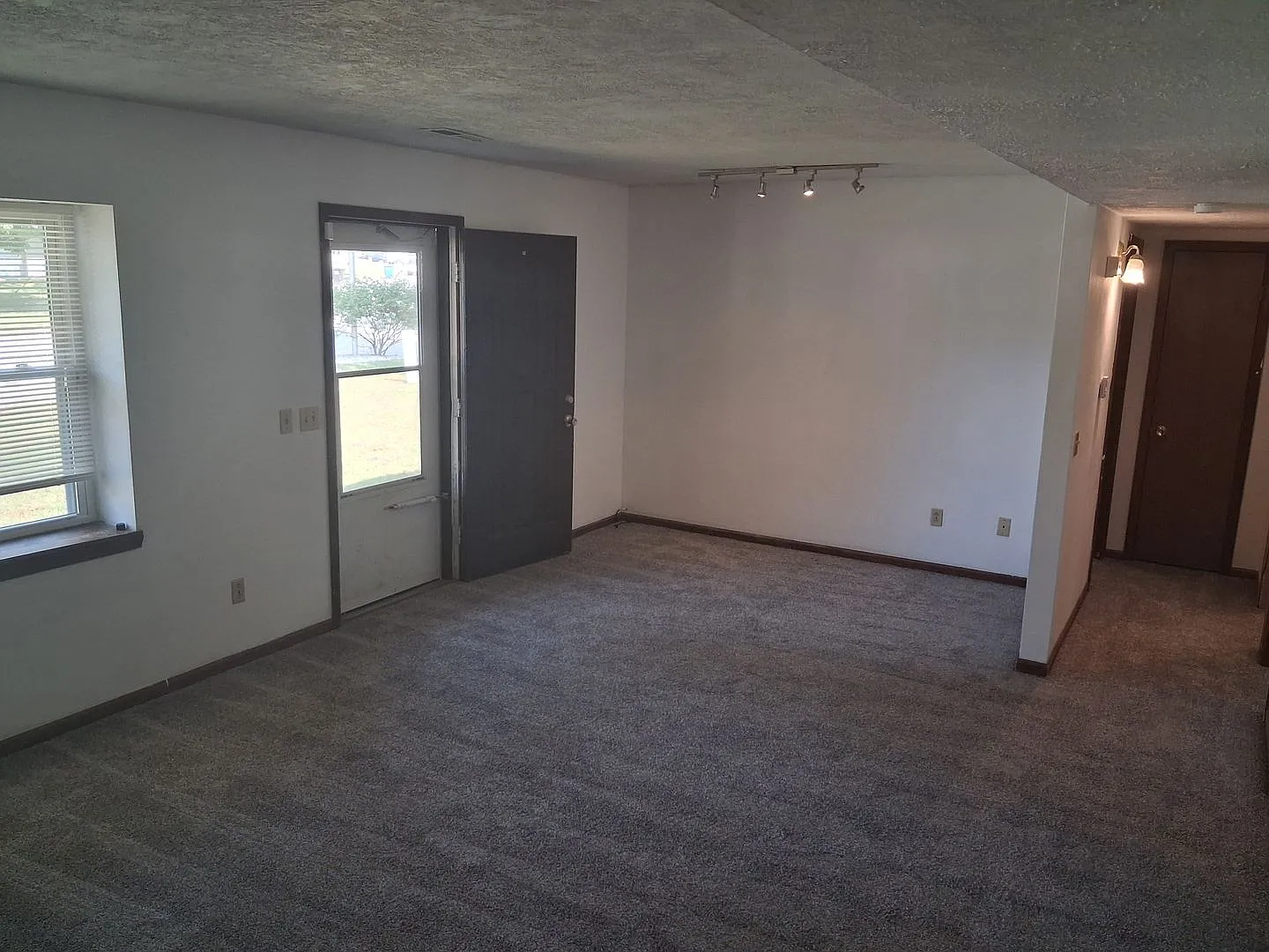 2 Bedroom Slab Home for Rent — Photo 4