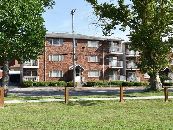 320 Sims St #A-4, Ellwood City, PA 16117