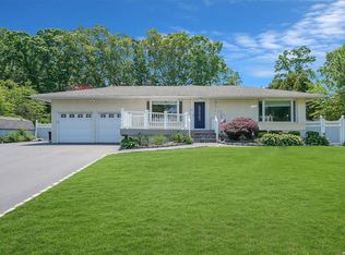 12 Donald St, Port Jefferson Station, NY 11776