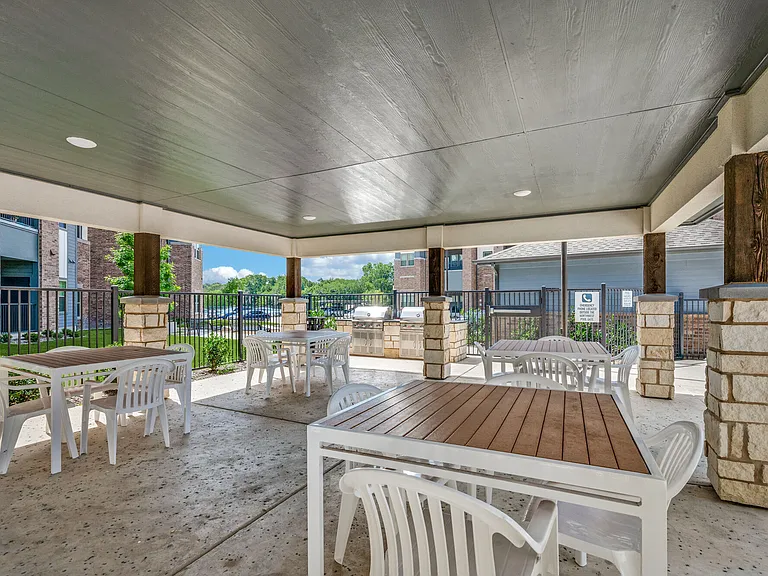 Palladium Oak Grove — Photo 10