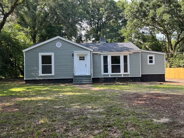 4722 Princeton Dr, Mobile, AL 36618