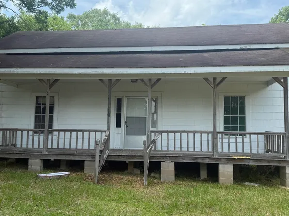 101 S 3rd St, Collins, MS 39428