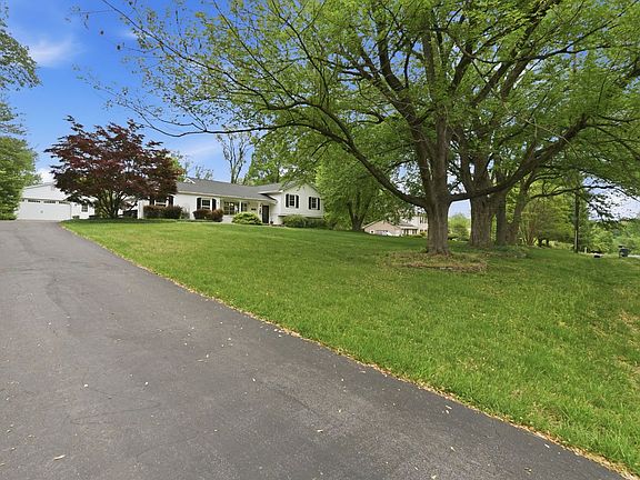 2nd image of 9809 Sunset Dr
