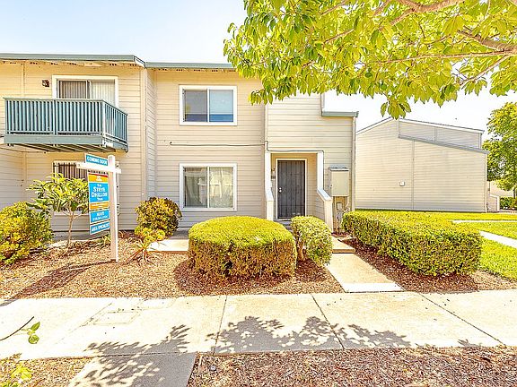 2nd image of 32250 Mercury Way