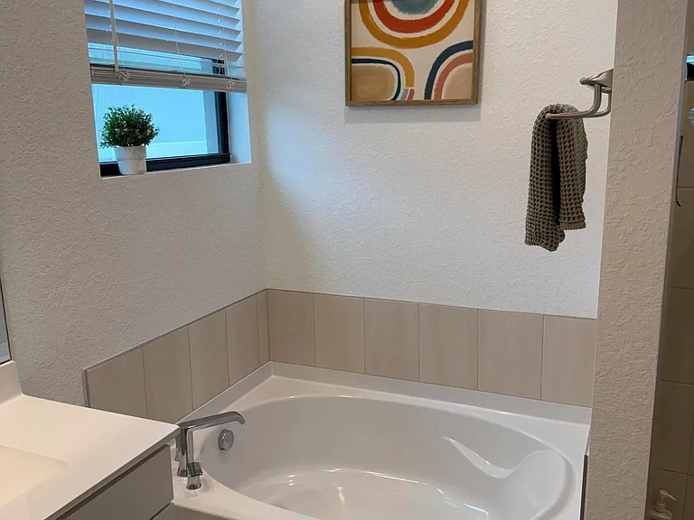 1653 NE Ocean Dunes Dr — Photo 18