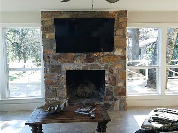 5th image of 908 Kiowa Dr E