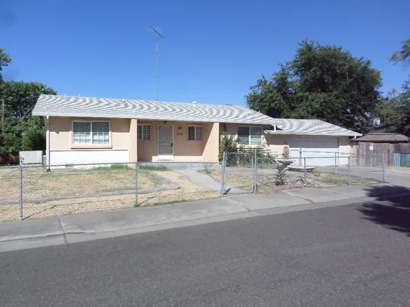 832 E Garner Ln, Stockton, CA 95207