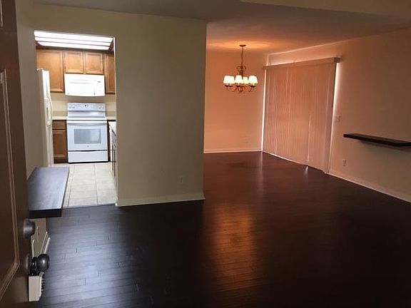 5th image of 11860 Caminito Ronaldo Unit 143