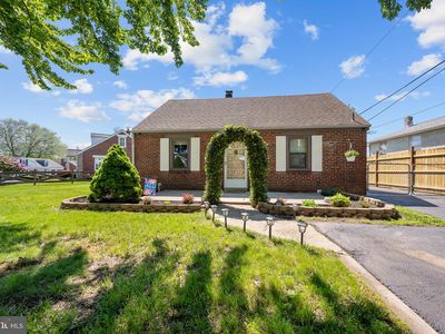 1007 Thornton Rd, Upper Chichester, PA, 19061
