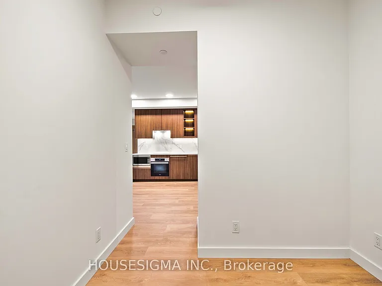 27 McMahon Dr #3306 — Photo 36