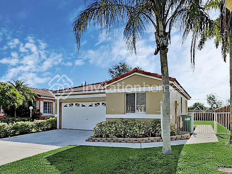 17011 SW 139th Pl — Photo 1