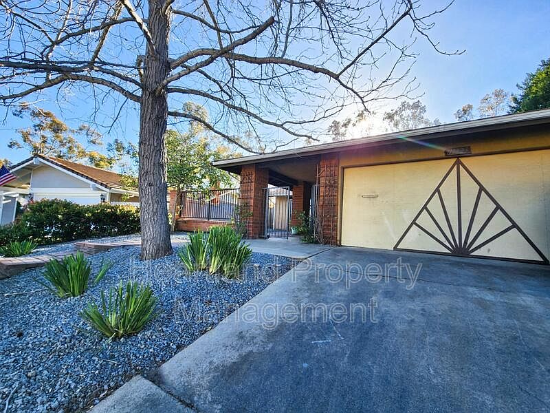 1st image of 11323 Tribuna Ave