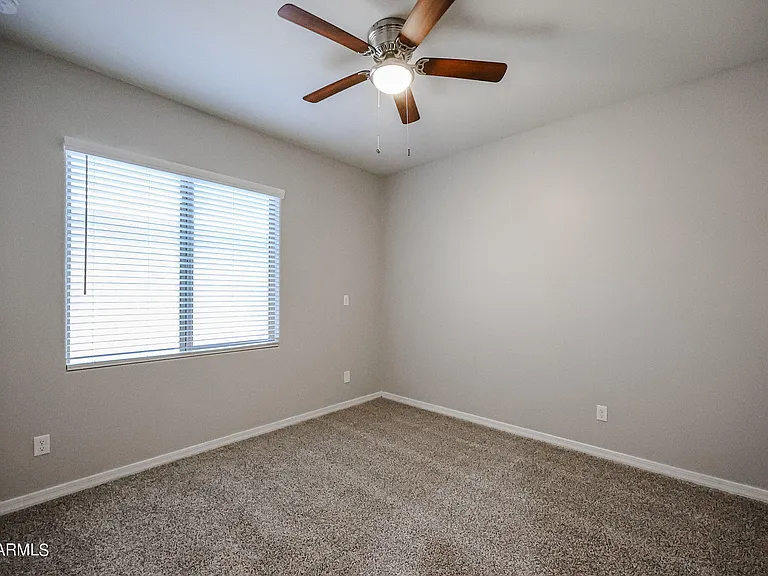 7009 S 78th Dr — Photo 15