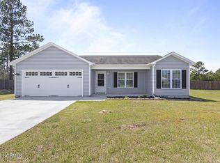 514 Cherry Blossom Ln, Richlands, NC 28574