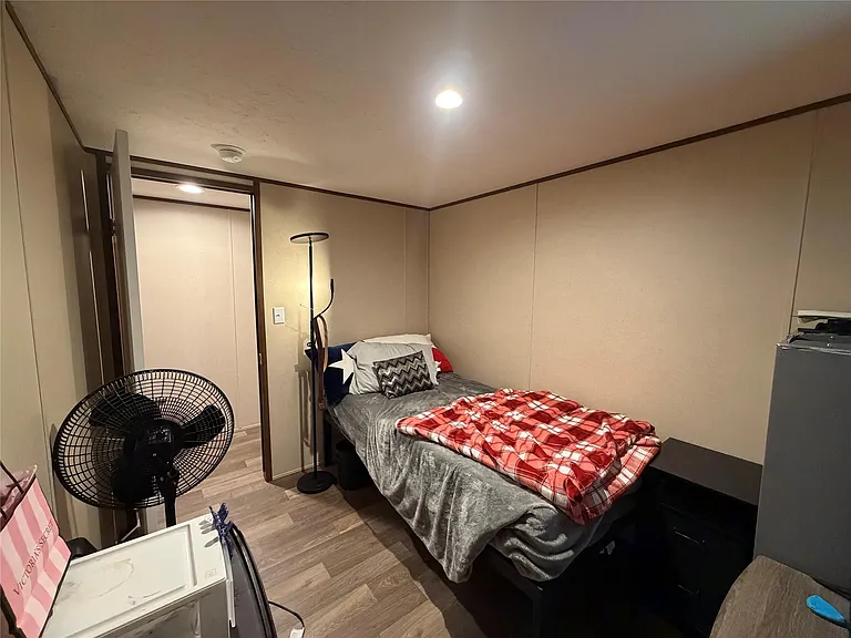 22745 Gabriel #50 — Photo 17