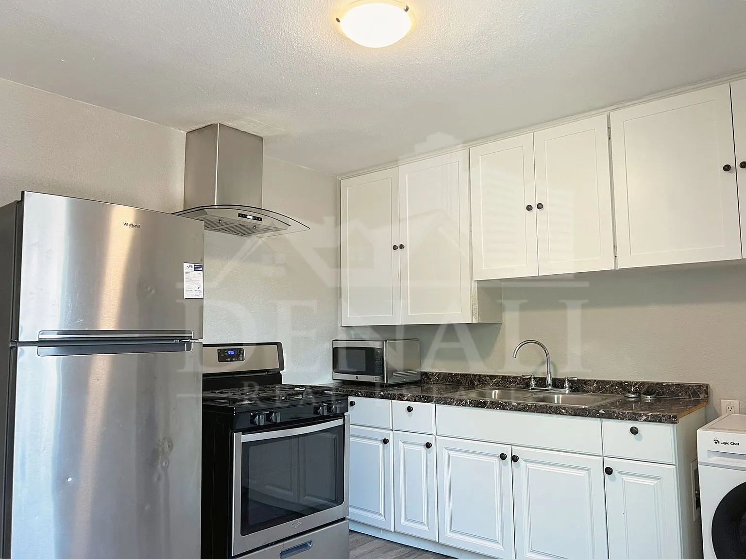 2 bed, 1.0 bath, 900 sqft, $1,195 — Photo 1